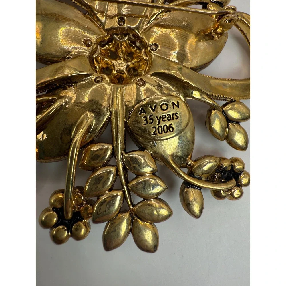 The Unbranded Brand vintage avon